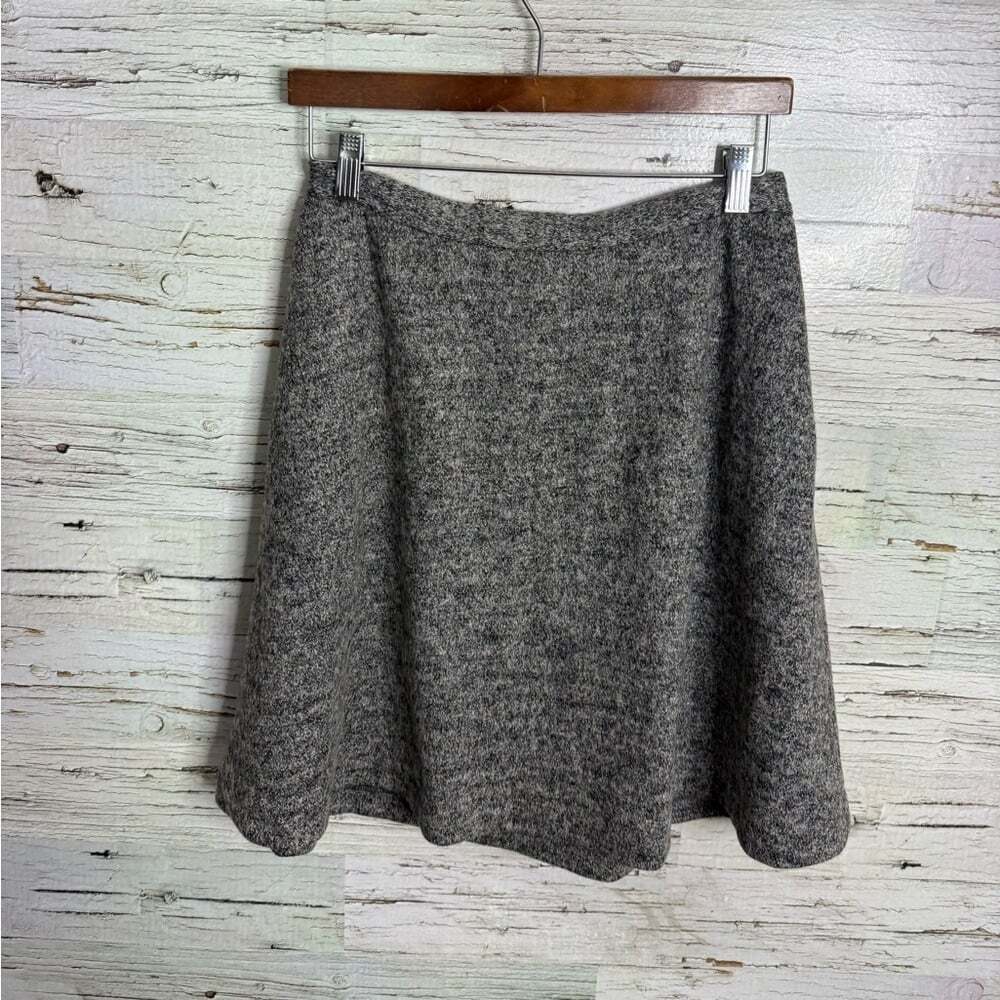 Banana Republic A-Line gray Wool Skirt with pockets size 4